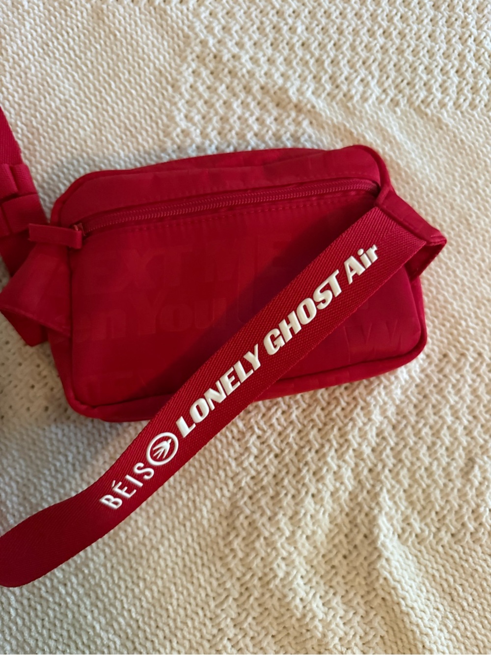 Beis - Lonely Ghost Air Red Crossbody Bag.